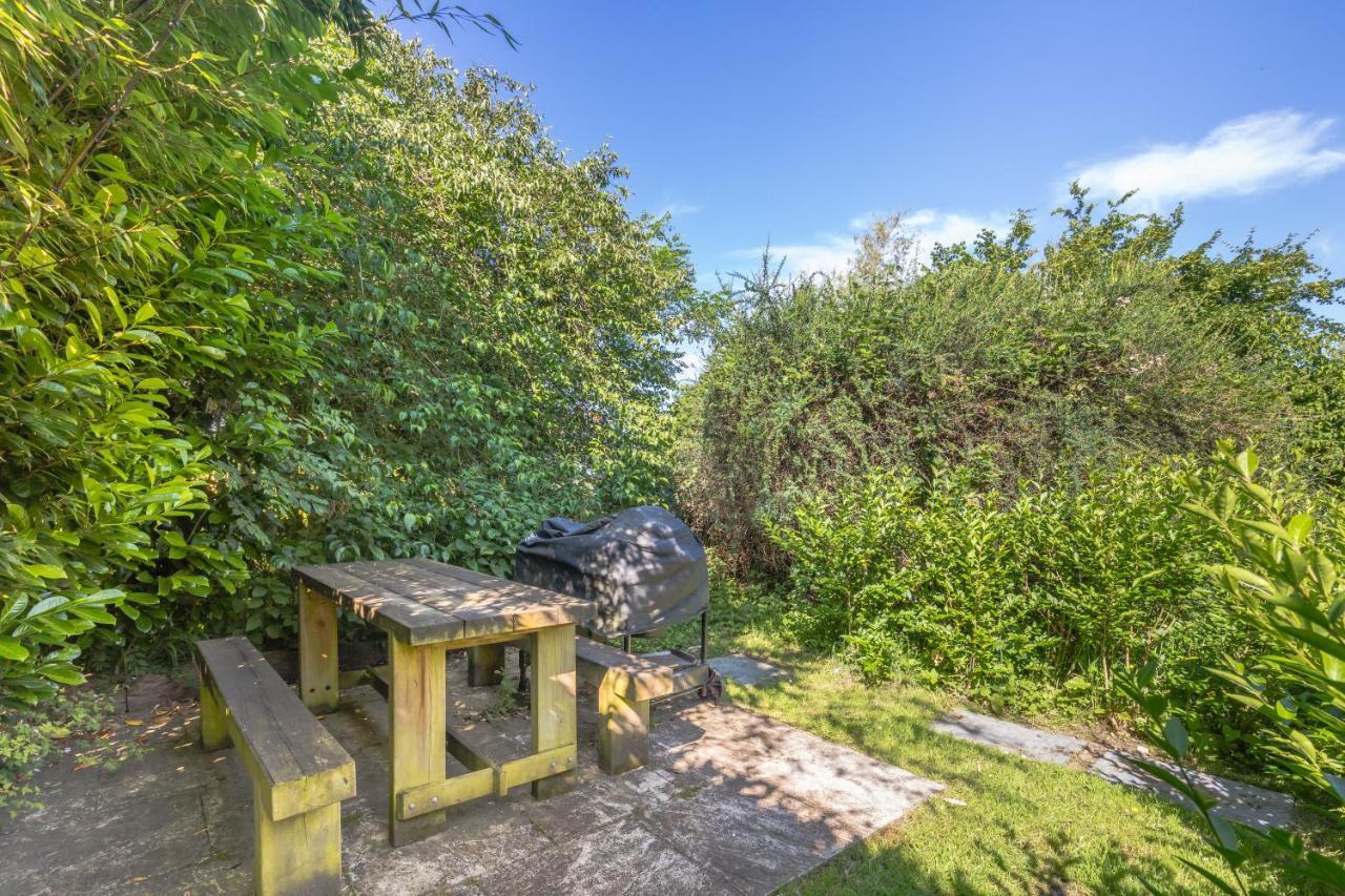 Danny Lodge - Country Cottage Near Brighton By Huluki Sussex Stays Hurstpierpoint Exterior photo